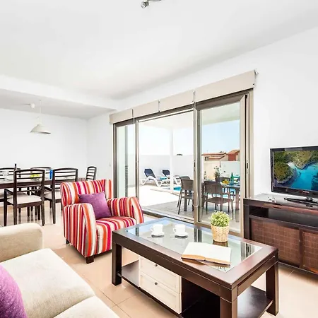 וילה Villa Lago *