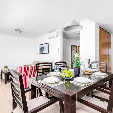 Villa Lago וילה