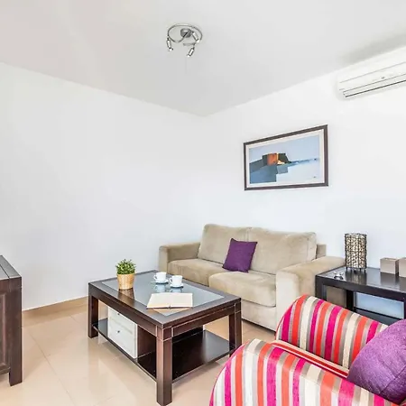 Villa Lago וילה *